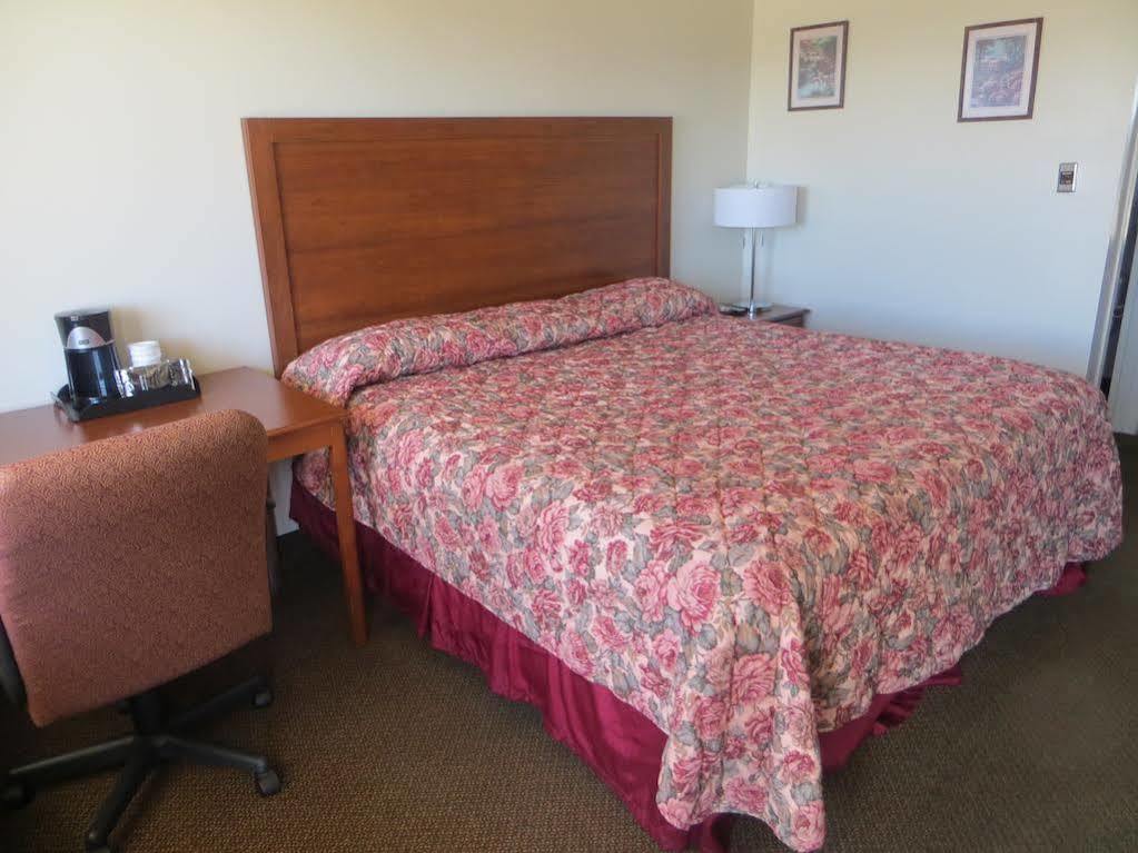 The Lodge At Russell - Russell Inn Esterno foto