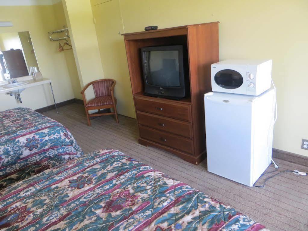 The Lodge At Russell - Russell Inn Esterno foto