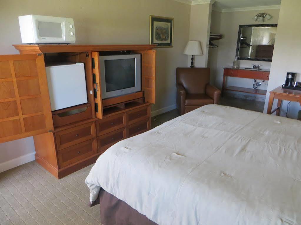 The Lodge At Russell - Russell Inn Esterno foto