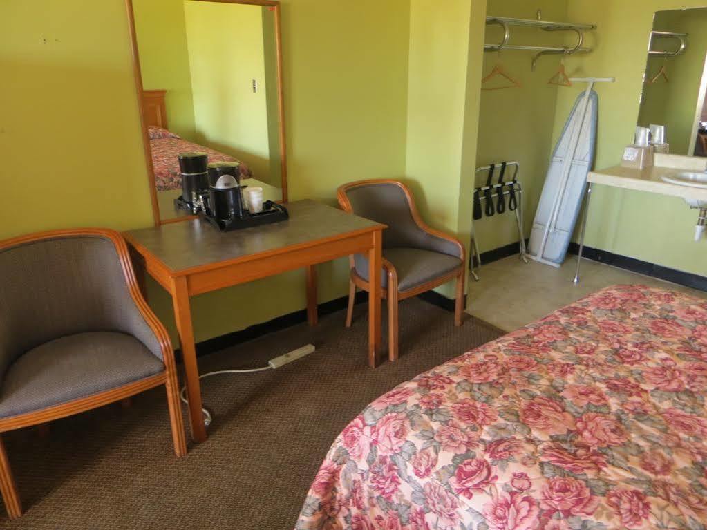 The Lodge At Russell - Russell Inn Esterno foto
