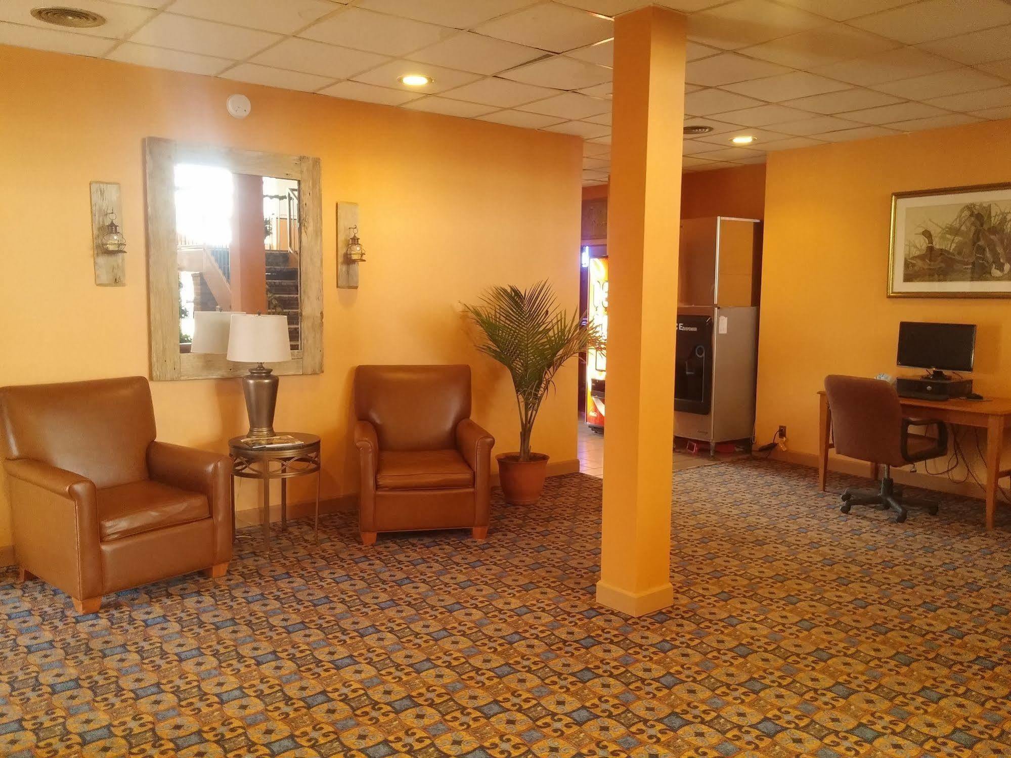The Lodge At Russell - Russell Inn Esterno foto