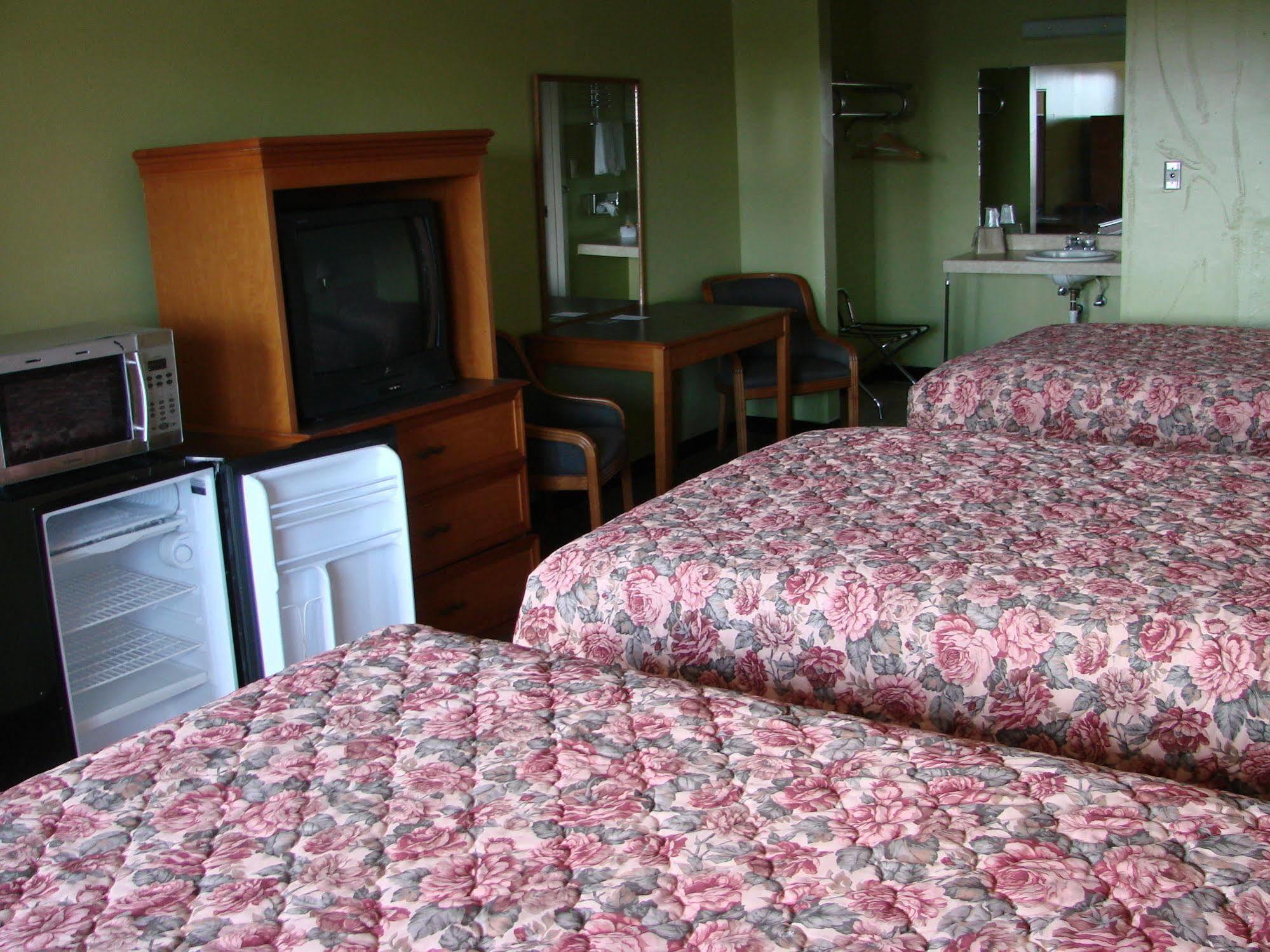 The Lodge At Russell - Russell Inn Esterno foto
