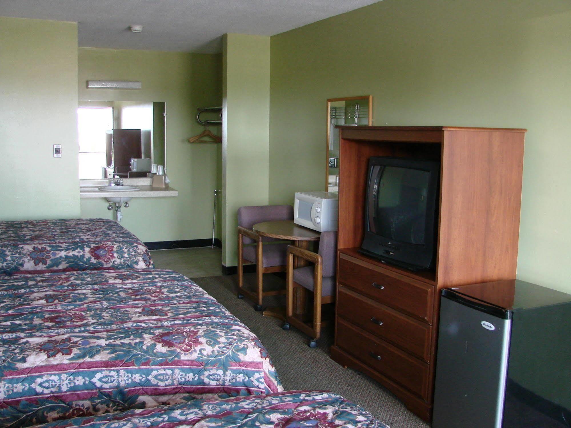 The Lodge At Russell - Russell Inn Esterno foto